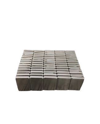 Blog perusahaan terbaru tentang Magnet Neodimium Industri: Magnetisme Residu Tinggi dan Kekuatan Tarik Luar Biasa