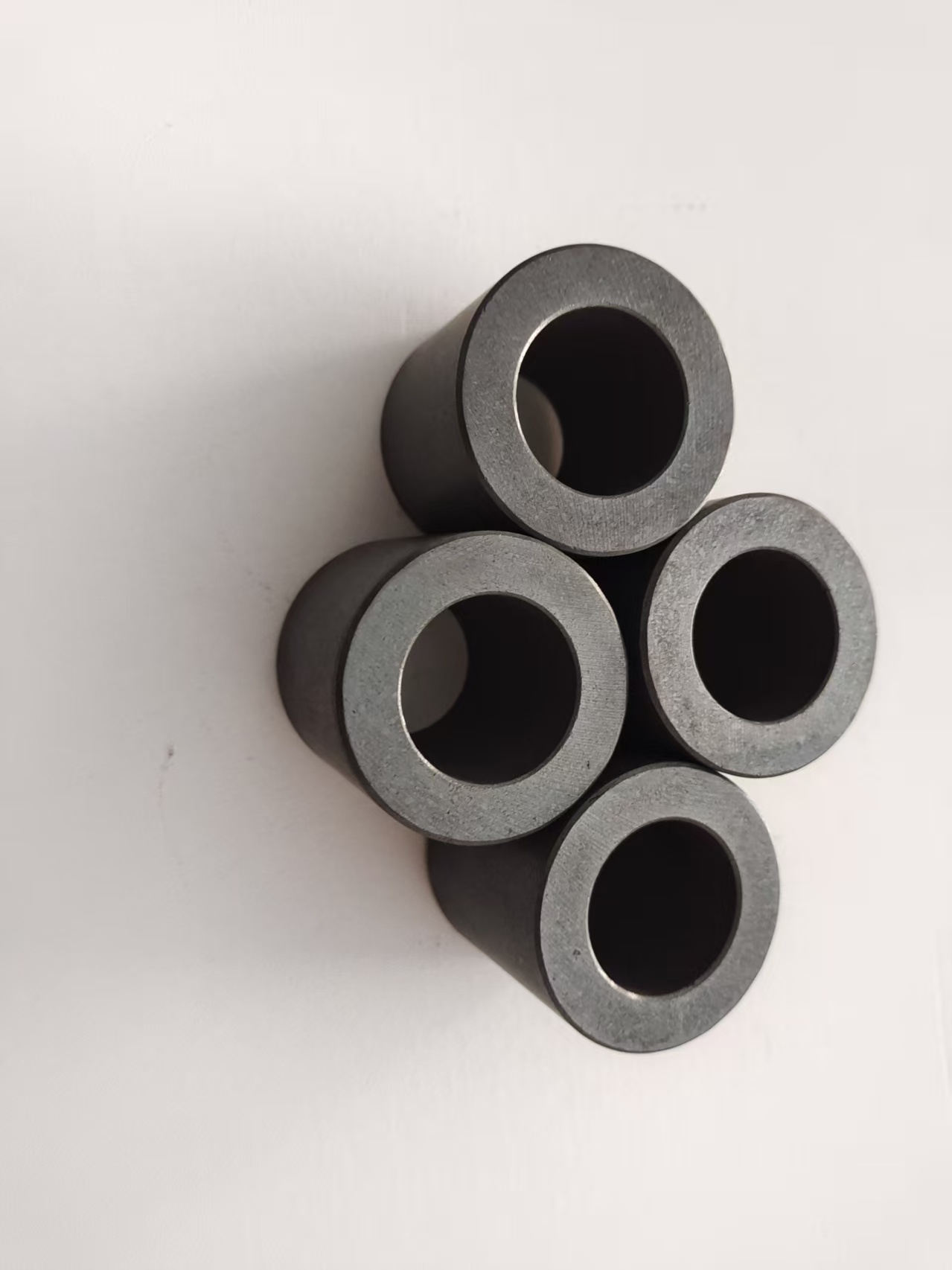 Blog perusahaan terbaru tentang Speaker Voice Coil Magnetic Circuit Optimization: Design Guide for Flux Distribution Uniformity in Ferrite Ring Magnet