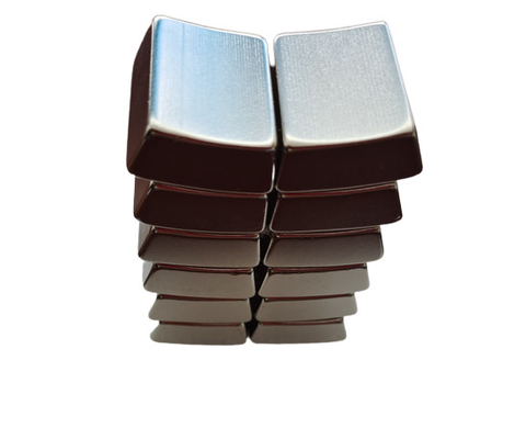 Beli N52 Busur Sinter Magnet Neodymium Permanen NiCuNi 25mmx30mmx9m online manufacture
