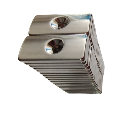 Beli Arc Shape Magnet untuk Motor Ukuran Disesuaikan Neodymium Suhu Tinggi Dengan Lubang Countersunk online manufacture