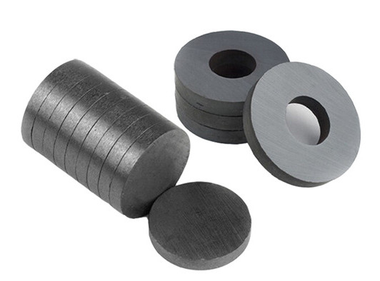 Beli Industri Disinter Permanen Keramik Ferrite Magnet Blok Cincin Disc Arc Berbentuk online manufacture