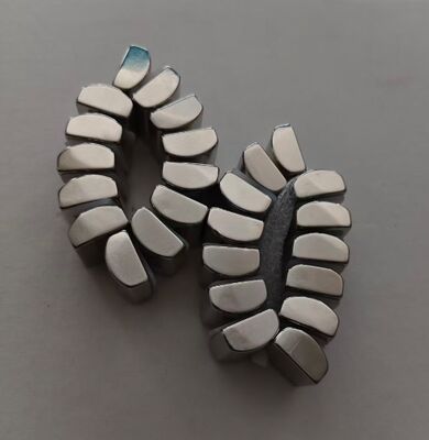 Beli Magnet Neodymium Kelas N52 yang disesuaikan dengan desain melengkung satu sisi datar untuk ketahanan korosi yang tinggi online manufacture