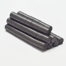 Beli Produsen Magnet Ferit Keramik Bentuk Cakram Bulat Kuat yang Disesuaikan dari C8, D18 x 3mm online manufacture